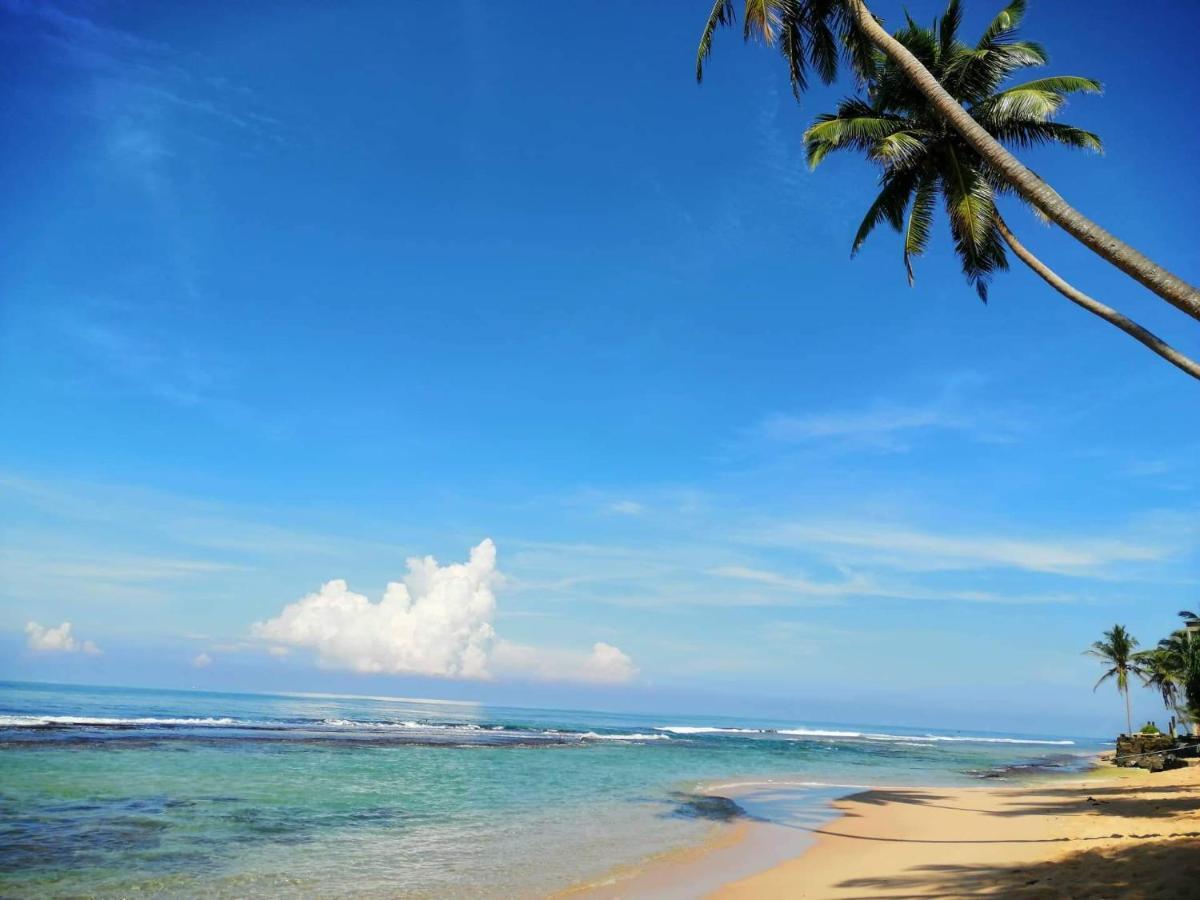 Akurala Beach Park Hikkaduwa Exterior photo